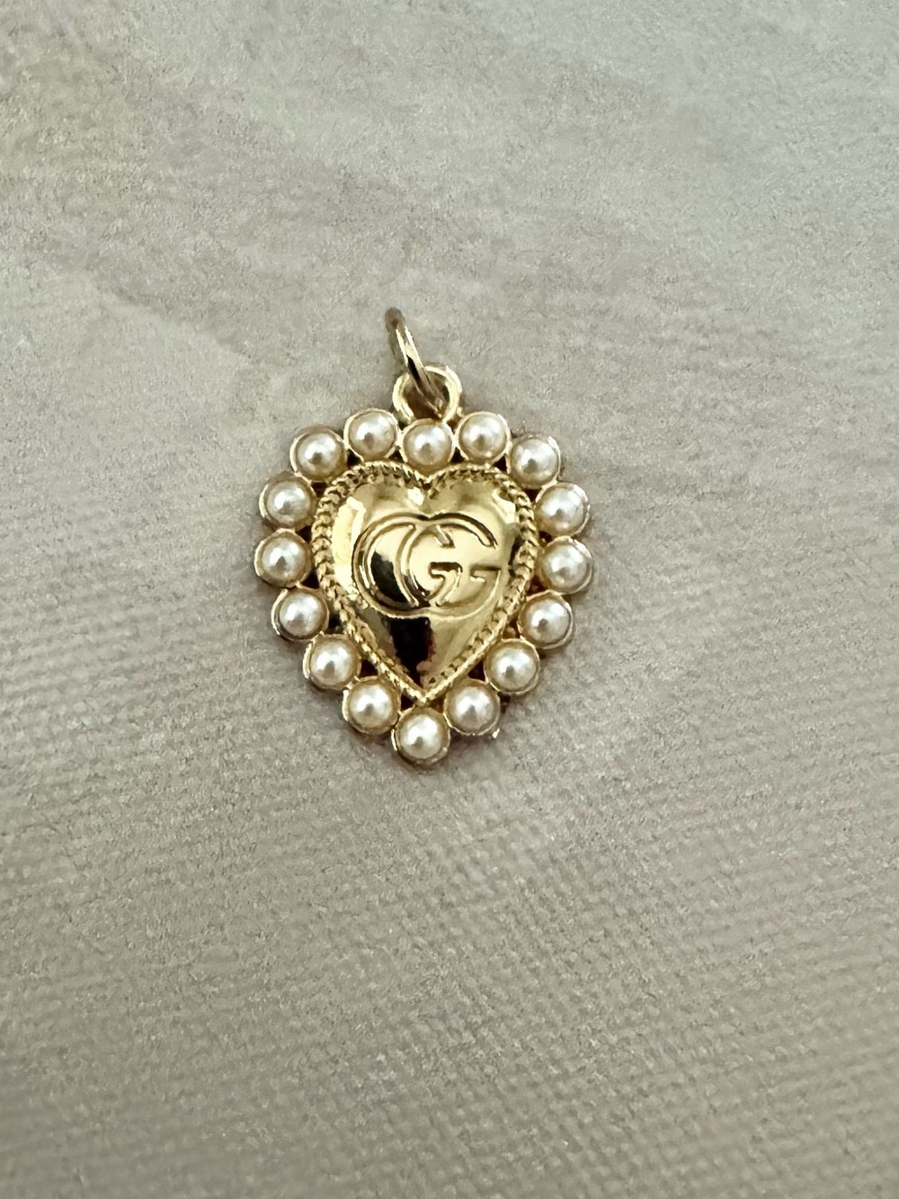 Gucci Gold Heart Pendant, charm, with Pearl Border, Diuble G GG iconic logo